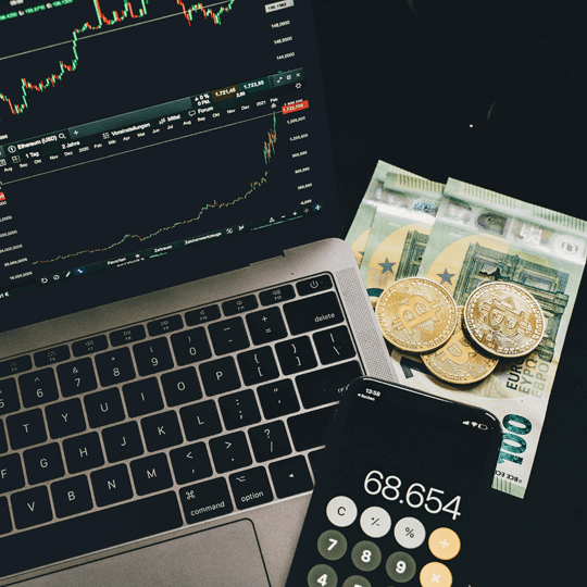 Ptozmalquix AI crypto investment experts team