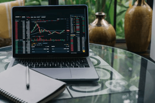 Ptozmalquix AI investment community and expert support